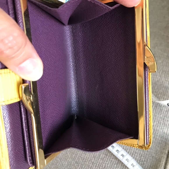 💥2/$250💥 Authentic Louis Vuitton Monogram Canvas Kiss Lock Bi Fold Wallet - Picture 10 of 14